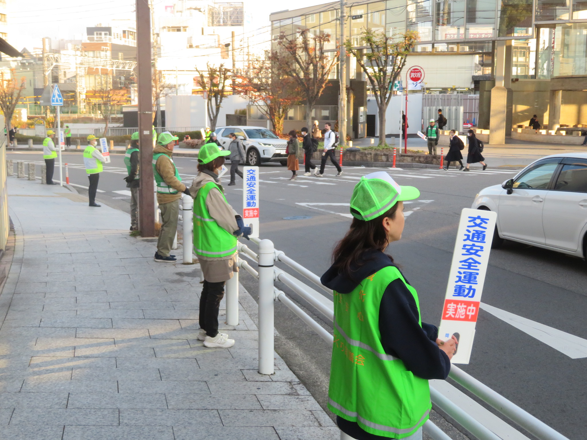 年末の交通安全県民運動「名鉄東岡崎駅における合同立哨活動」